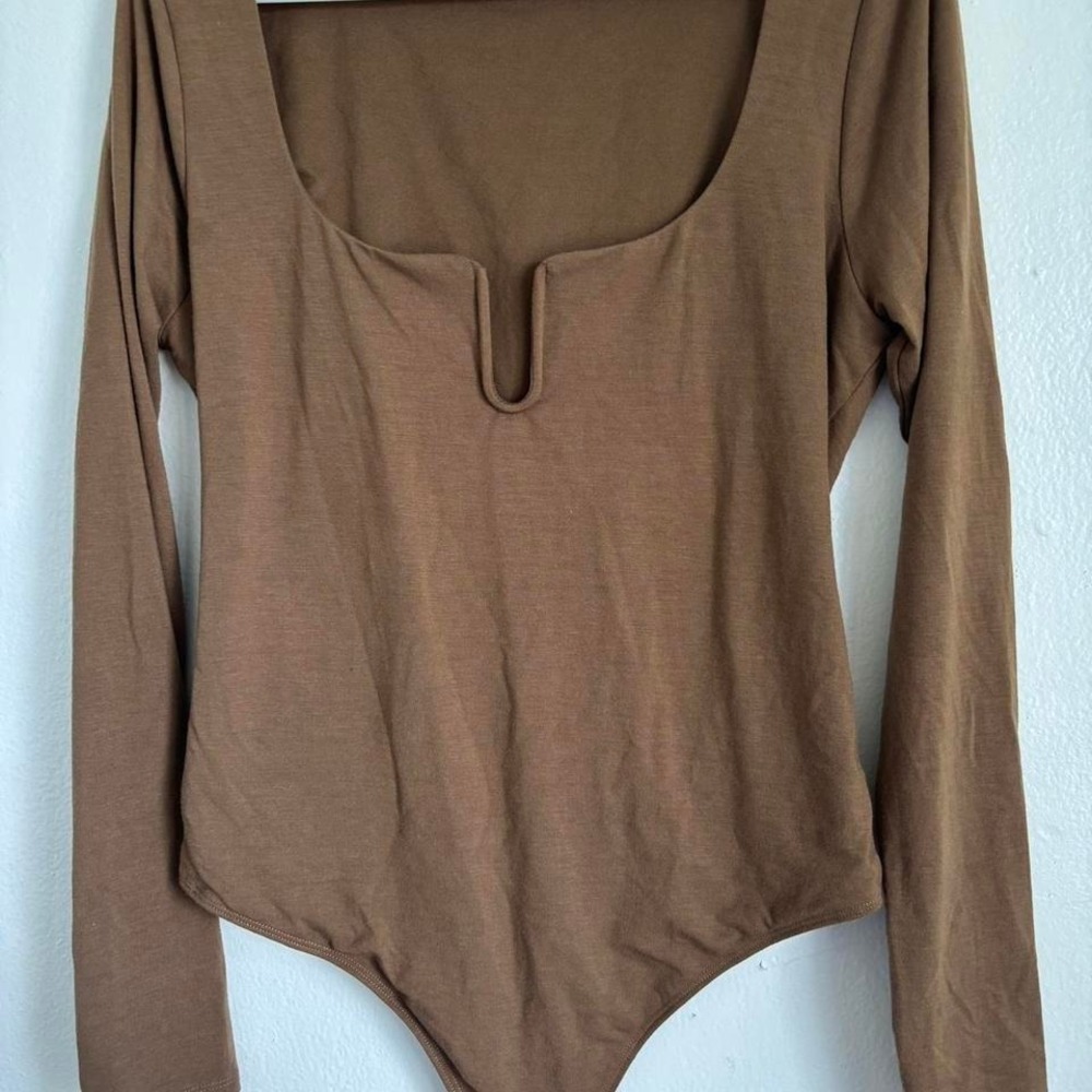 Good American Brown Notched Square Neck Long Sleeve Bodysuit Size 4 L/XL